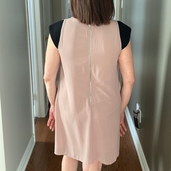 Nude dress with pearls - Picture 10 of 10